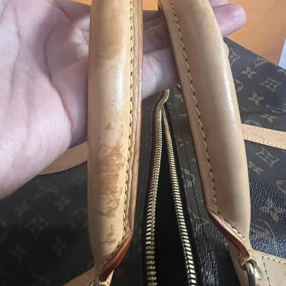 KEEPALL 45 LOUIS VUITTON
DUFFLE TRAVEL WEEKENDER BAG
CROSSBODY DUFFLE BAG/BOX - Picture 11 of 16